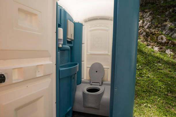 Portable Toilet Options We Offer in Cambridge, WI