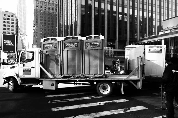 Best Portable toilet rental cost  in Cambridge, WI